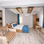 Marina 3*