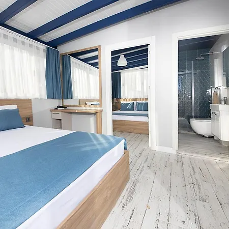 Marina Hotel *